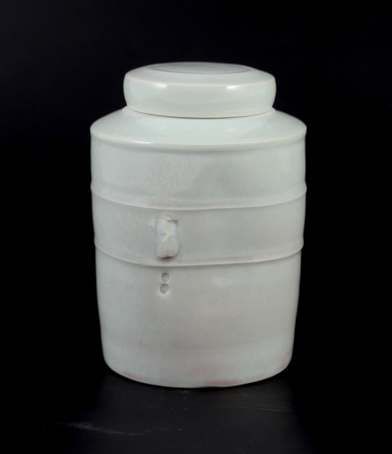 Edmund de Waal (b.1964) a banded cylinder porcelain lidded jar, c.1993, 15.5 cm high